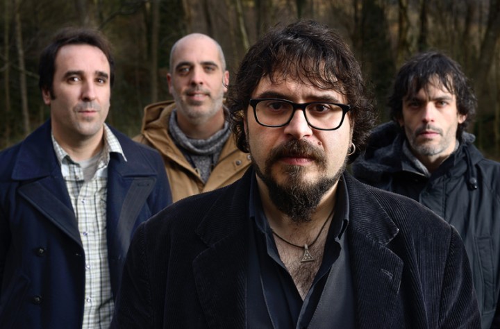 PETTI    “Hotzikarak”  Lagin  akustikoa.